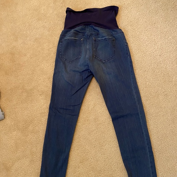 Boutique Distressed Maternity Jeans - Picture 10 of 12
